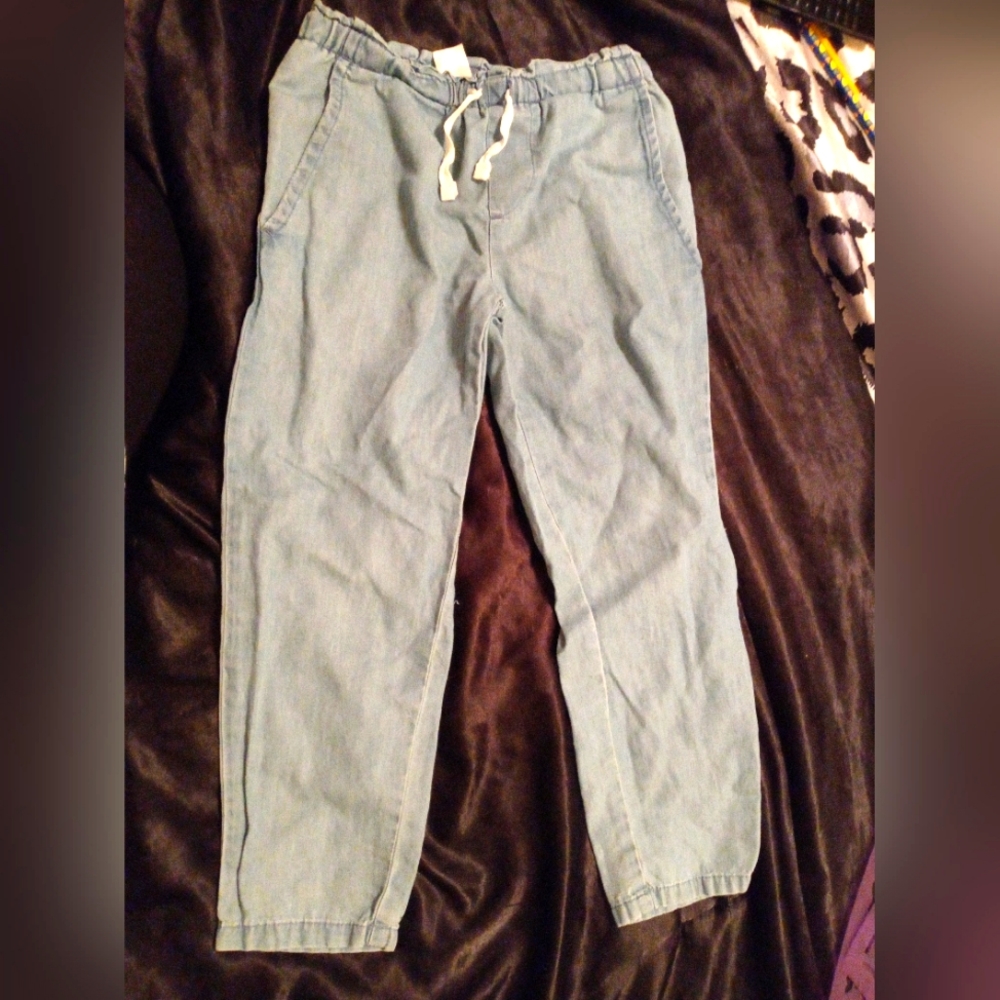 A pair of girls carters pants